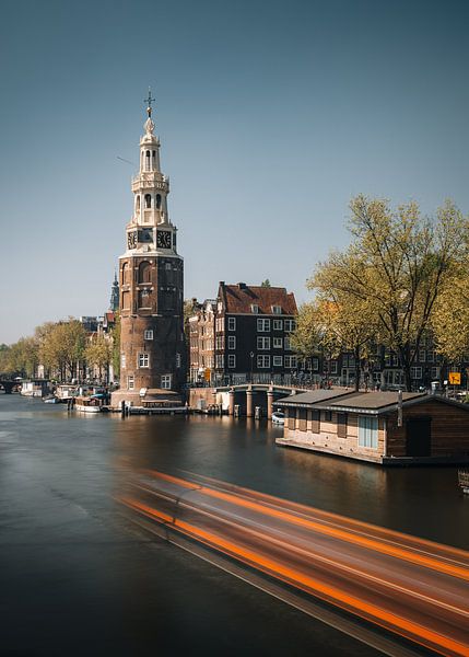 Montelbaan-Turm, Kanal und alte Häuser in Amsterdam, Niederlande. von Lorena Cirstea