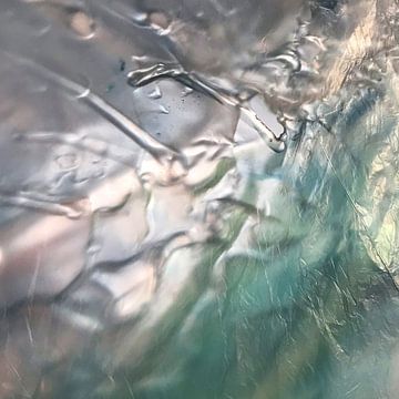 Bevroren water - Frozen water van Miriam Sanders