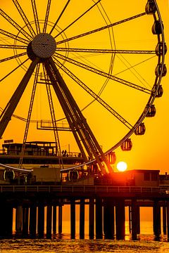 Zonsondergang op de Pier van Scheveningen  met Reuzenrad