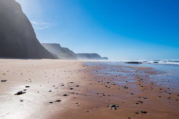 Einsamer Strand an Portugals Westküste von Friedhelm Peters