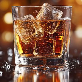 Ein Glas Whiskey on the rocks von Schwarzer Kaffee