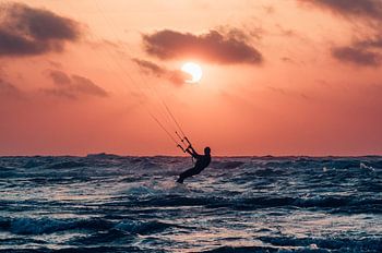 Kitesurfen bij Zonsondergang 2 - Terschelling