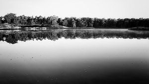 auf der Wasserseite in schwarz-weiß. von Lex Schulte