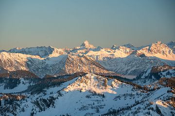 Sonnenuntergang über dem Hochvogel und den Allgäuer Alpen von Leo Schindzielorz