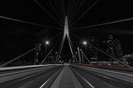 De Erasmusbrug in Rotterdam in de avonduren met lichtstrepen van MS Fotografie | Marc van der Stelt thumbnail