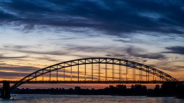 Early morning walkers run by Lex Schulte