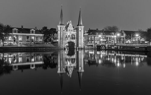 De waterpoort in Sneek in Zwart-Wit