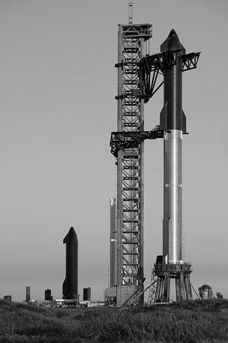 3 SpaceX Starship prototypes (Starship - Starship Superheavy - Starhopper) Zwart/wit
