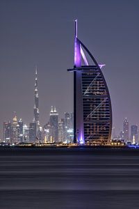 Dubai Skyline bei Nacht