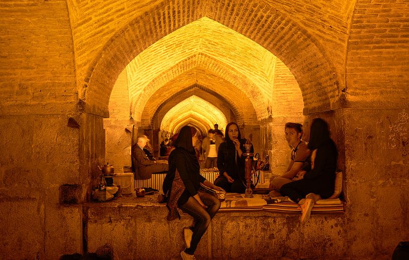 Iran, Esfahan - Khaju bridge by Jeroen Kleiberg