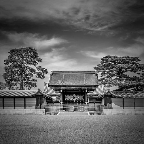 Kenrei-mon poort naar het keizerlijk paleis, Kyoto - monochroom