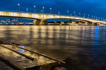 Deutzer bridge in Cologne at night by 77pixels