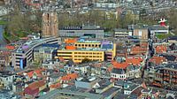 Overzicht over de binnenstad van Leeuwarden gezien vanaf de Achmeatoren