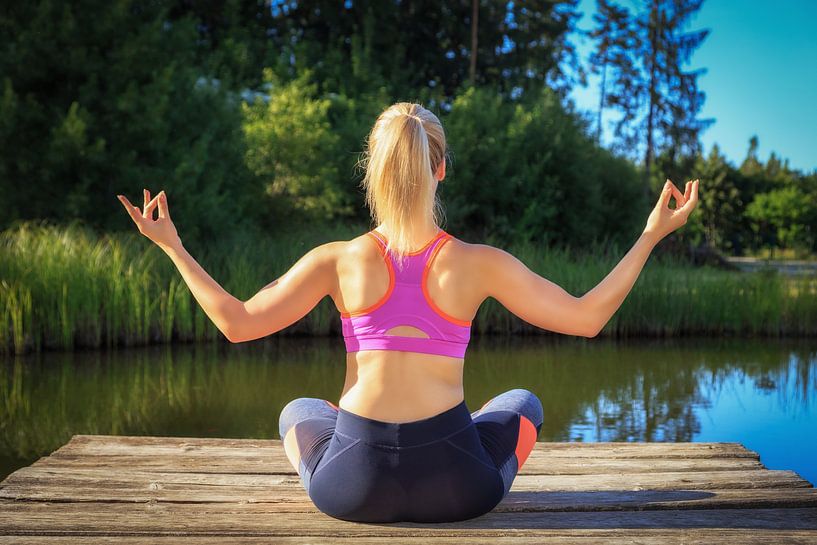 Femme Yoga par Rainer Zapka