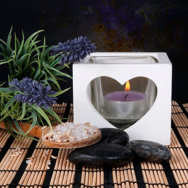 kaars met lavendel en hotstones par Patricia Verbruggen