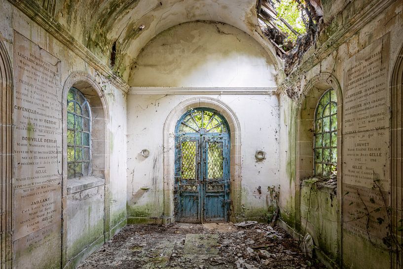 Abandoned church by Gentleman of Decay