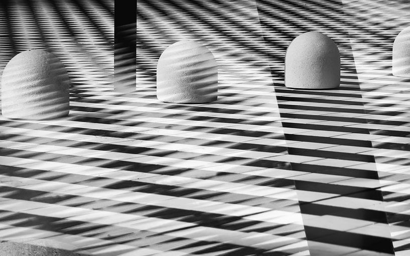 Motif abstrait de lignes en noir, blanc et nuances de gris. par Ellen Driesse