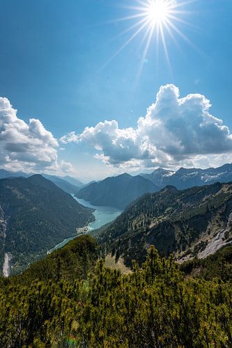 Uitzicht over de Plansee naar de Zugspitze