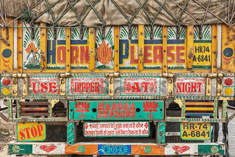 Colorful front view of an Indian truck by Tjeerd Kruse