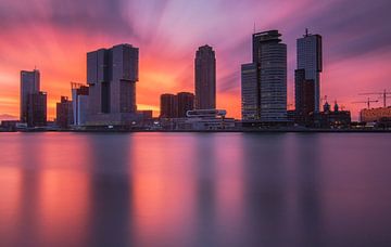 Lever de soleil au port de ferry sur Ilya Korzelius