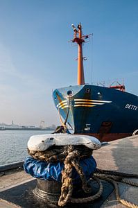 Amarré dans le port de Rotterdam
