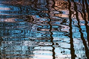 Liquid brushstrokes