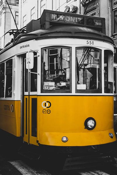 Tramway 28 in Lisbon | City Photography | Travel Photography by Daan Duvillier | Dsquared Photography