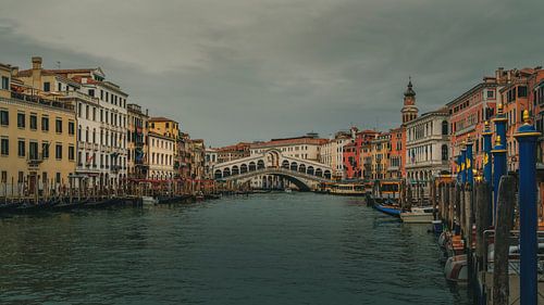 De Rialtobrug - het architectonische hart van Venetië van Teun Ruijters