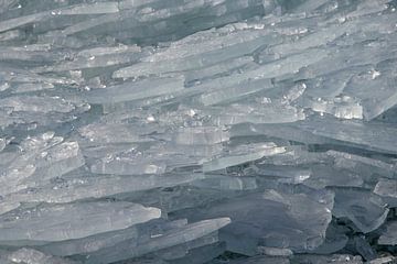 Kruiend ijs op het IJsselmeer van Barbara Brolsma