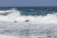 Middellandse Zee met golven voor het eiland Kreta vanuit Chania
