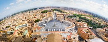 Uitzicht over Rome vanaf koepel van de St Pieter van Studio Wanderlove