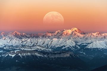 Maanopkomst boven Mont Blanc van Planeblogger