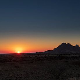 Spitzkoppe at sunset by Lennart Verheuvel