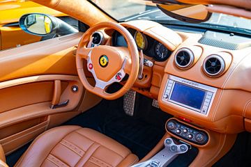 Tableau de bord de la voiture de sport décapotable Ferrari California sur Sjoerd van der Wal Photographie