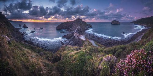 Spanje Gaztelugatxe Panorama bij het blauwe uur