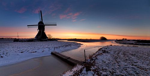 Zonsopkomst bij molen in Streefkerk