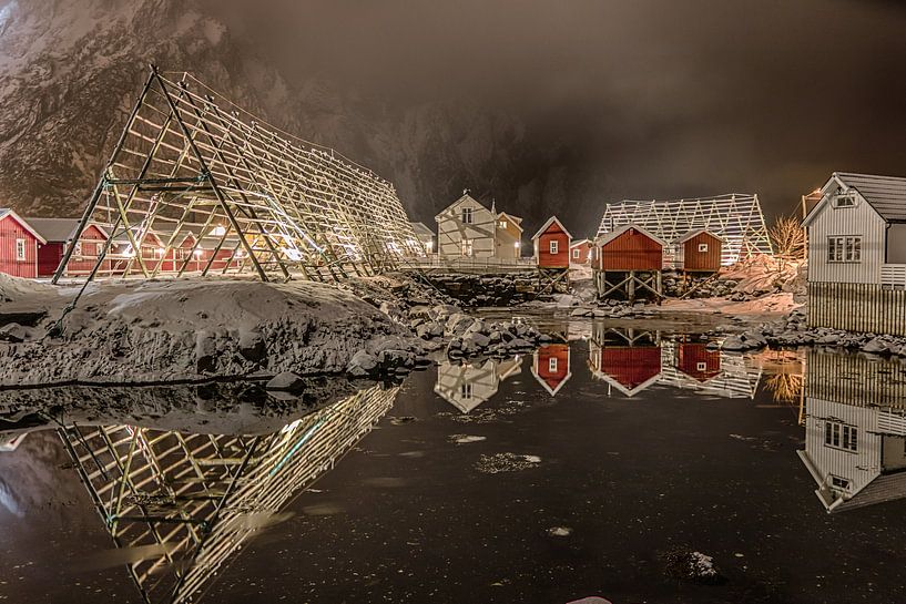 Svolvaer in de avond (Noorwegen) van Riccardo van Iersel