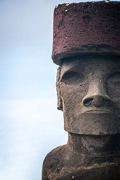 Gros plan sur le Moai de l'île de Pâques sur Jelmer Laernoes