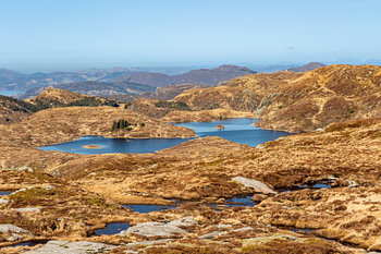Merenland oberhalb von Bergen