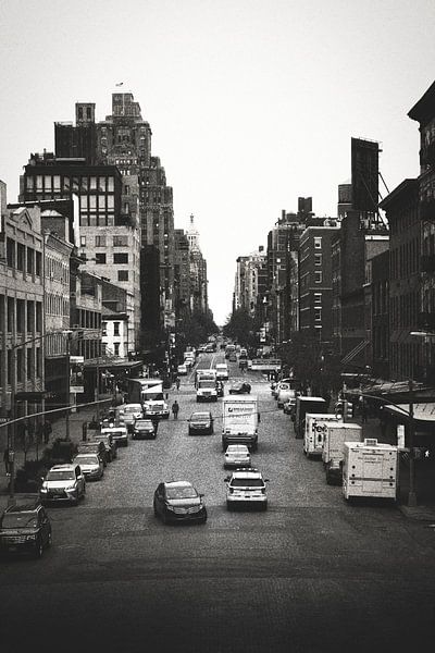 Street photo in Manhattan, New York by Erik Juffermans