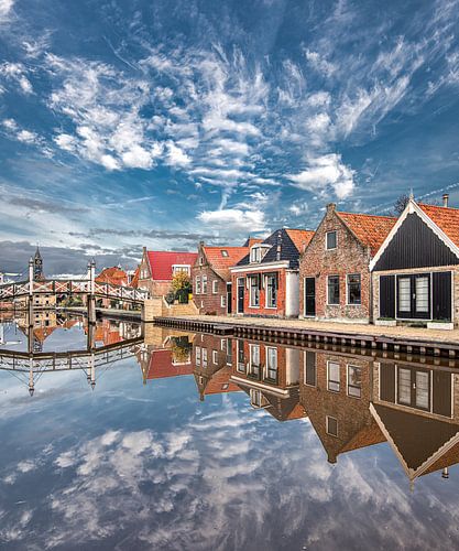 Centraal Hindeloopen met zicht op de wipbrug en achtvoet