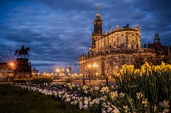 Spring Awakening at Theaterplatz – When Dresden Shows Its Colours