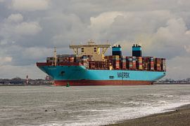 Containerschiff auf dem Neuen Wasserweg zur See. von scheepskijkerhavenfotografie