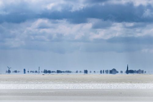Strand met uitzicht op Schiermonnikoog