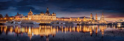 Skyline panorama van de stad Dresden in Saksen.