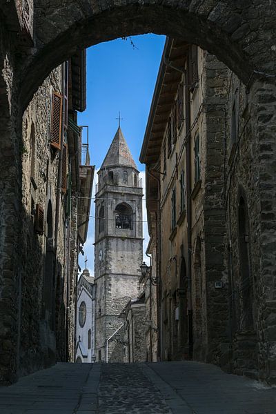Kerk van Virgoletta, een prachtig oud bergdorp, district van Villafranca in Lunigiana, Toscane, Ital van Maren Winter