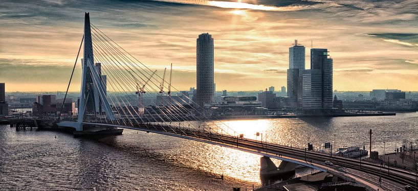 Rotterdam Skyline in the morning (Landscape) by Rob van der Teen