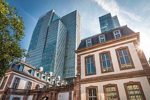 Historische und moderne Architektur am Thurn-und-Taxis-Platz, Frankfurt