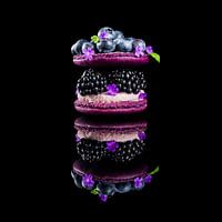 blackberry macaron, blackberries macaron