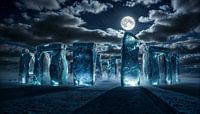 IJzige Mystiek: De Maan boven Stonehenge van Retrotimes thumbnail